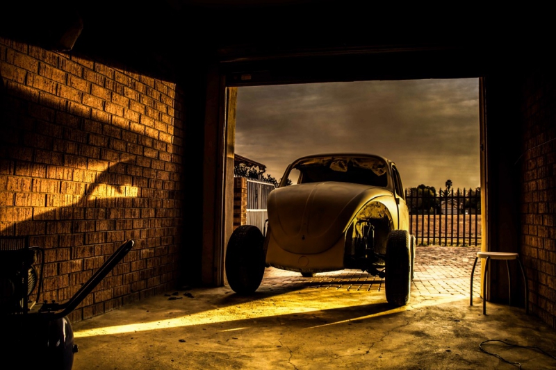 carrosserie-BERRE LES ALPES-min_car_garage_volkswagen_sunset_vw_beetle-81658